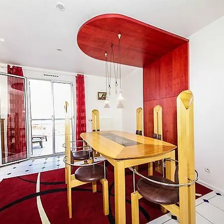 House With Panoramic View On Paris Ferienhaus